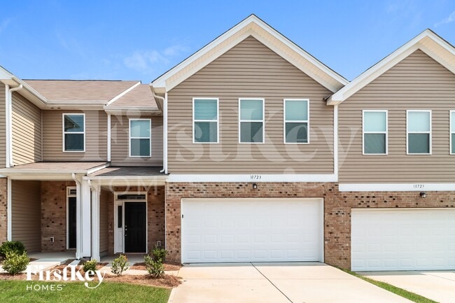 property at 10723 Rivergate Dr NW