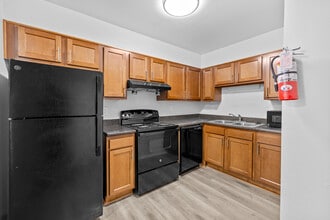 Emerald Place Apartments in Titusville, FL - Foto de edificio - Building Photo