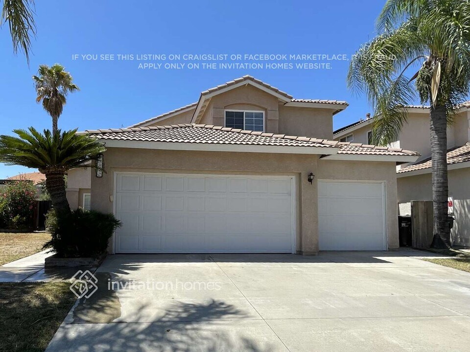 23842 Sweet Pea Ct in Murrieta, CA - Building Photo
