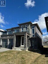 7739 Secretariat Ct in Niagara Falls, ON - Building Photo - Building Photo