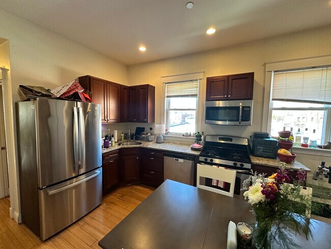 1625 Tremont St, Unit 3 in Boston, MA - Foto de edificio - Building Photo