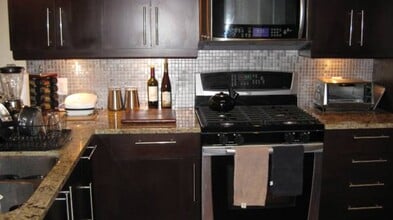 870 Inman Village Pkwy NE, Unit 405 in Atlanta, GA - Building Photo - Building Photo