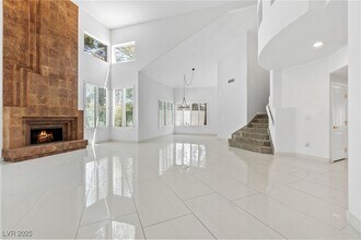 3004 Sun Lake Dr in Las Vegas, NV - Building Photo - Building Photo