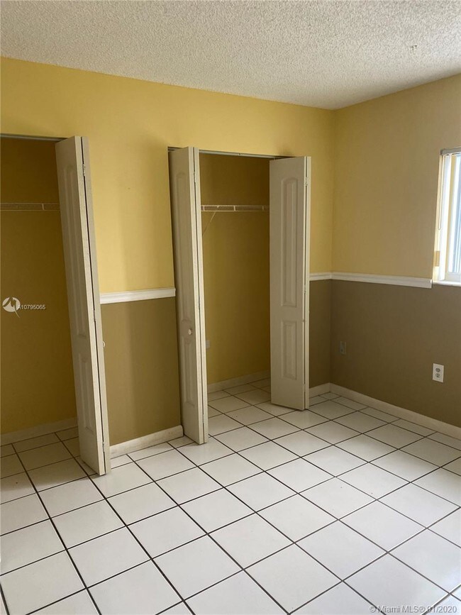 600 NW 32nd Pl-Unit -504 in Miami, FL - Building Photo - Building Photo