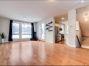 3647 Penn Ave in Pittsburgh, PA - Foto de edificio - Building Photo