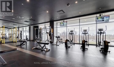 33 Shore Breeze Dr in Toronto, ON - Building Photo - Building Photo