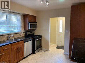 216 W 16th St in Hamilton, ON - Building Photo - Building Photo