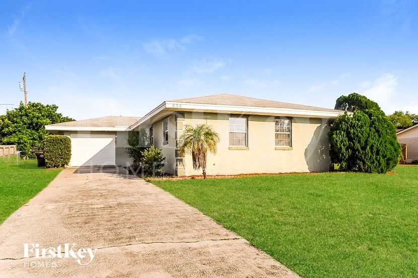 839 Sherwood Dr in Lake Wales, FL - Building Photo