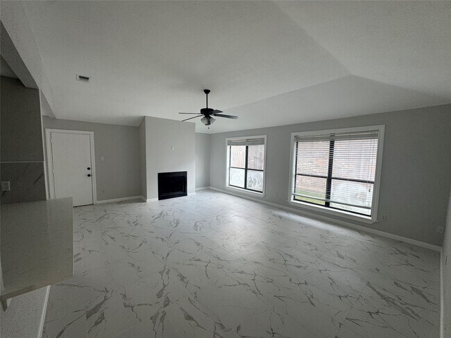 2218 S Ferrisburg Ct in Sugar Land, TX - Building Photo - Building Photo