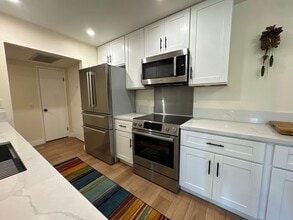 3825 Centre St in San Diego, CA - Building Photo - Building Photo