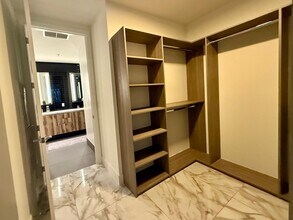 341 NE 35th St, Unit A1 in Miami, FL - Building Photo - Building Photo
