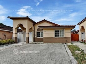 12378 NW 98th Ave in Hialeah Gardens, FL - Building Photo