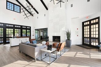 Lantower Round Rock in Round Rock, TX - Foto de edificio - Building Photo