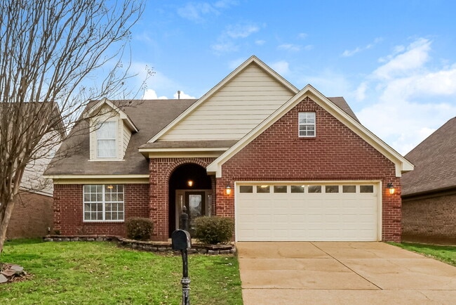 property at 1118 Greenwich Dr