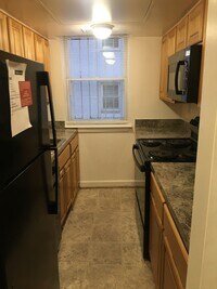 712 Brandywine St SE, Unit B1 photo'
