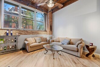 1500 W Monroe St, Unit 124 in Chicago, IL - Building Photo - Building Photo