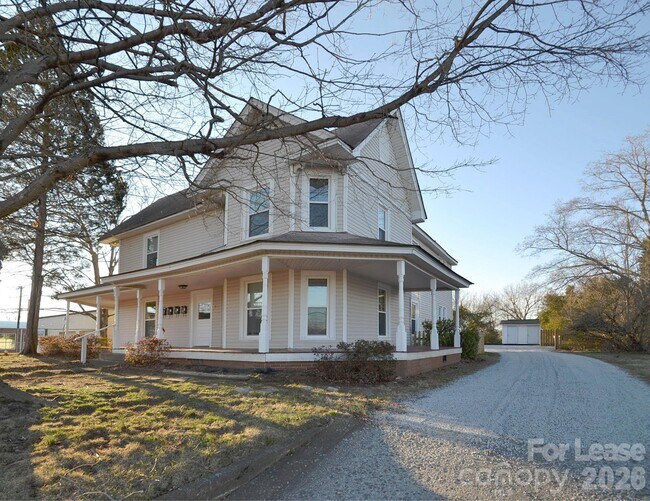 405 N Main St in China Grove, NC - Building Photo - Building Photo