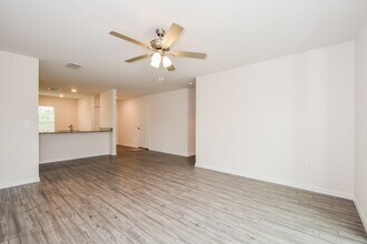 879 Youngreen Dr in Ft. Myers, FL - Building Photo - Building Photo