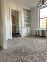 121 McKinley Ave in Vandergrift, PA - Building Photo