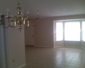 867 Lake Jackson Cir in Apopka, FL - Foto de edificio - Building Photo