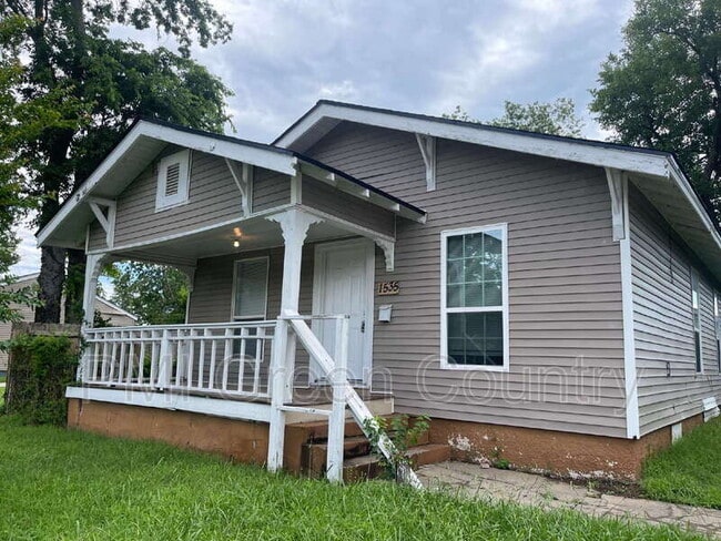 property at 1535 N Boston Pl