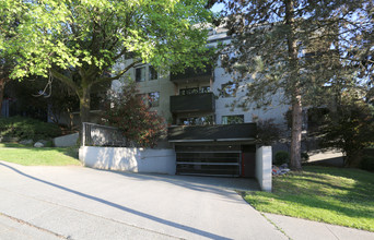 The Graveley Apartments in Vancouver, BC - Building Photo - Building Photo