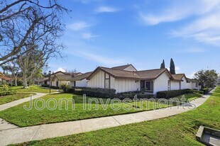 41 Orchard in Irvine, CA - Building Photo