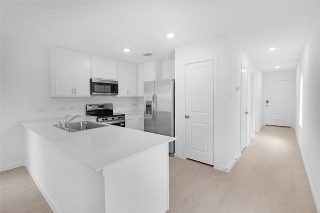 property at 725 Wagtail Dr