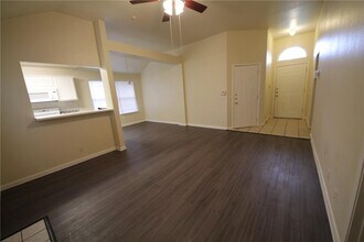 816 Honeysuckle Dr in Leander, TX - Building Photo - Building Photo