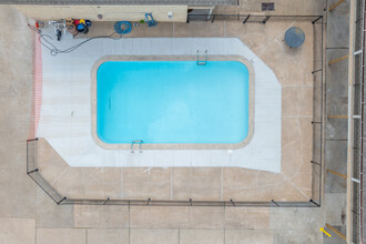 Malibu Apartments in Tulsa, OK - Building Photo - Building Photo