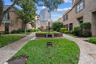 4948 Post Oak Timber Dr in Houston, TX - Building Photo - Building Photo