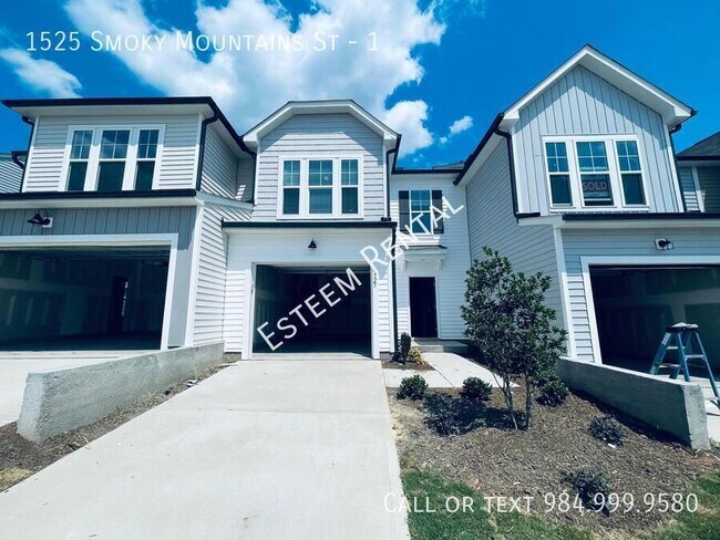 property at 1525 Smoky Mountains St