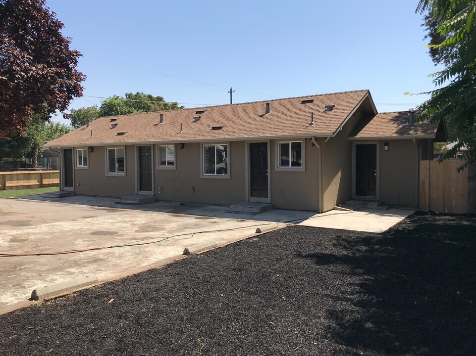 1727 Rhode Island Ave in Stockton, CA - Building Photo