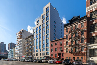 63 Pitt St in New York, NY - Building Photo - Building Photo