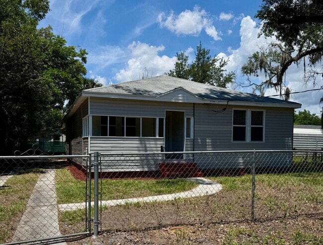 property at 844 Saranac St