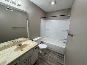 616 S 6th St in Mattoon, IL - Building Photo - Building Photo