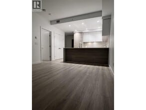 680 Quayside Dr in New Westminster, BC - Building Photo - Building Photo