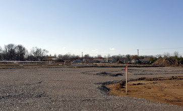 Twin Lakes Apartments in Shelbyville, IN - Building Photo - Building Photo