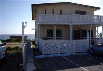 3280 Ocean Blvd in Cayucos, CA - Foto de edificio - Building Photo