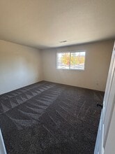2038 Campus Dr in Medford, OR - Foto de edificio - Building Photo