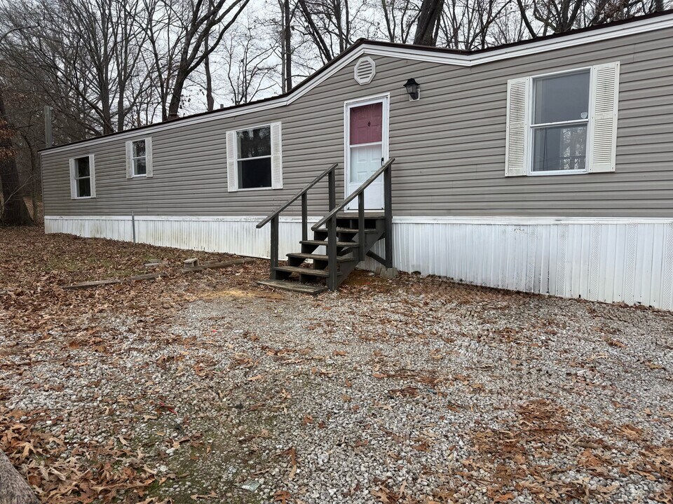 4058 Veterans Hwy W in Pontotoc, MS - Building Photo