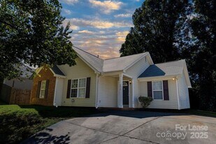 2513 Hemby Woods Dr in Charlotte, NC - Building Photo