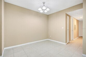 5156 Conroy Rd in Orlando, FL - Building Photo - Building Photo