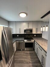 1630 Embassy Dr in West Palm Beach, FL - Building Photo - Building Photo
