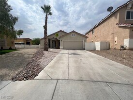 8129 Woodland Prairie Ave in Las Vegas, NV - Building Photo