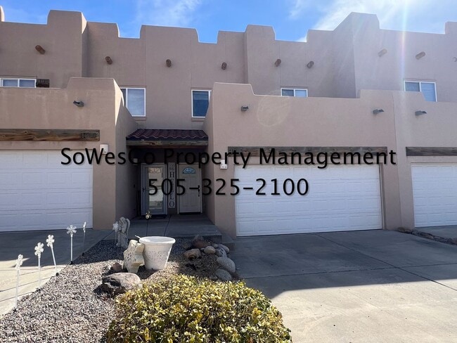 1958 Hollyhock Cir in Farmington, NM - Building Photo - Building Photo