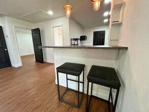 217 Adrian Dr in Fort Worth, TX - Building Photo - Building Photo