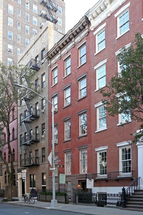 144 Waverly Pl in New York, NY - Building Photo