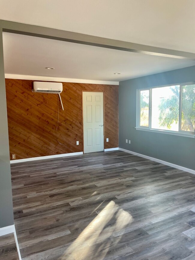 21865 Leaf Ave in Corning, CA - Building Photo - Building Photo