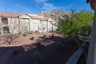 2110 Los Feliz St in Las Vegas, NV - Building Photo - Building Photo